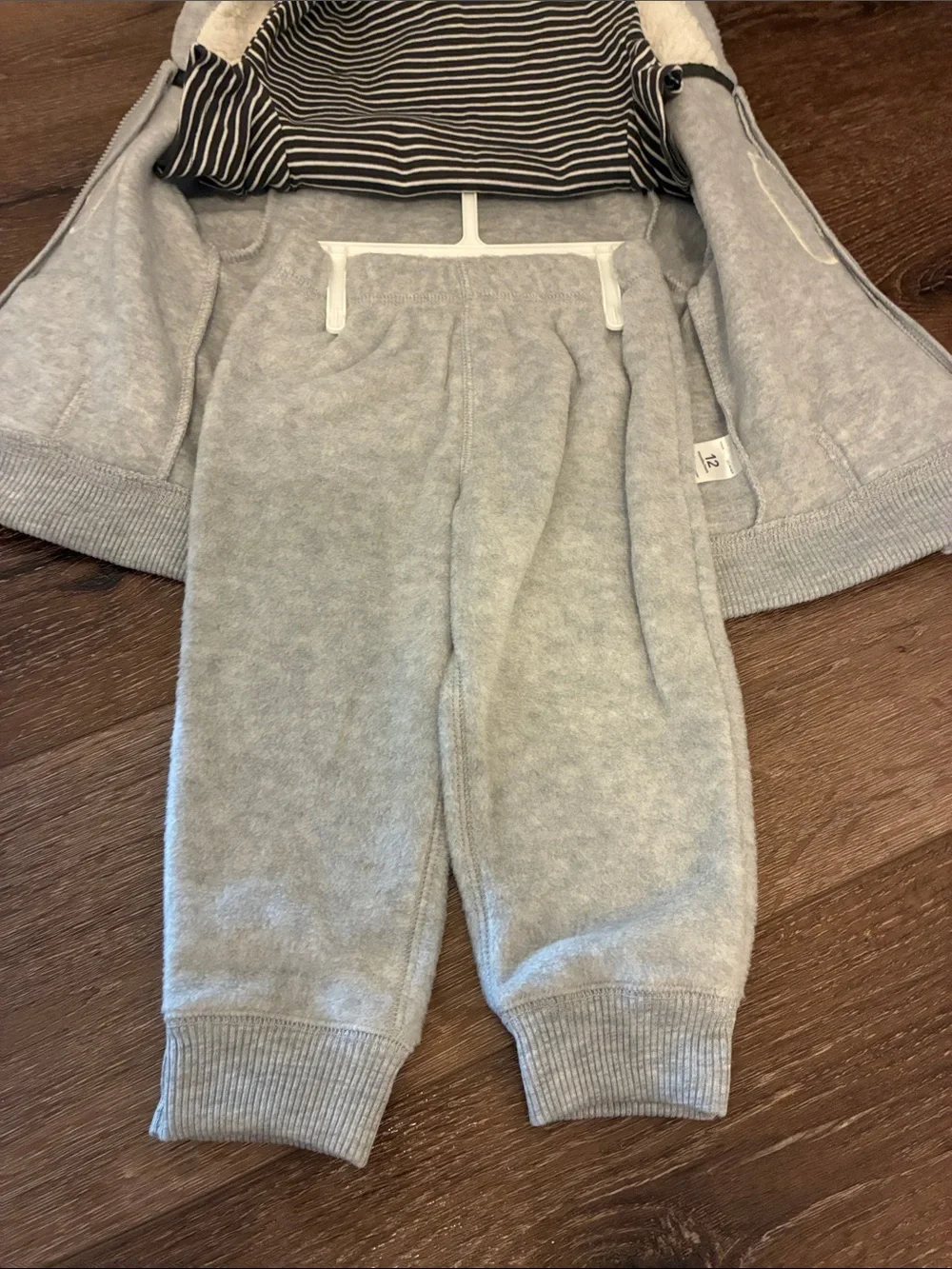 Carter Baby Boy 3 Piece Outfit. Gray & white Polar Bear. 12 month. New!